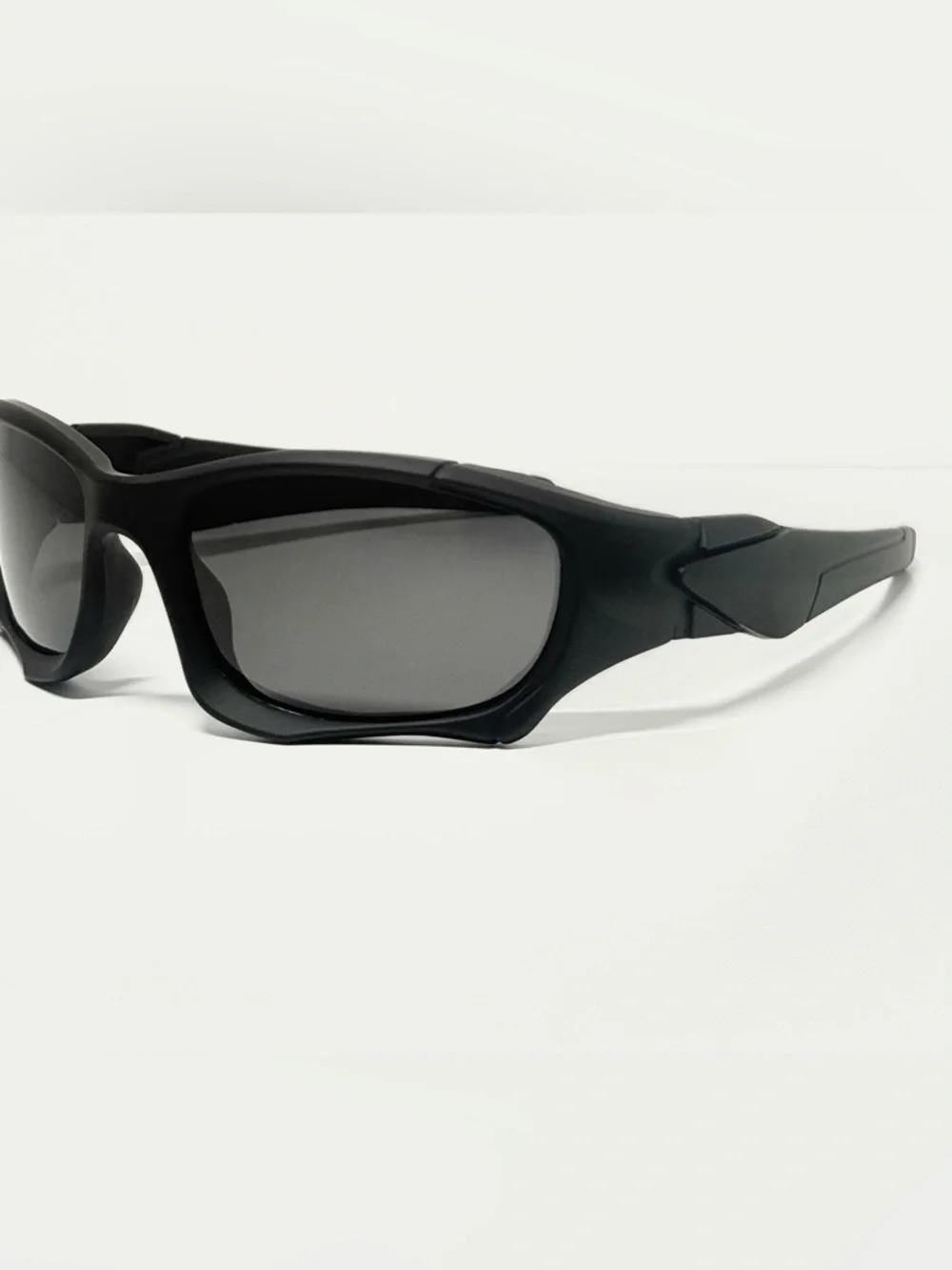 Black Sports Wraparound Sunglasses - Polarized lenses